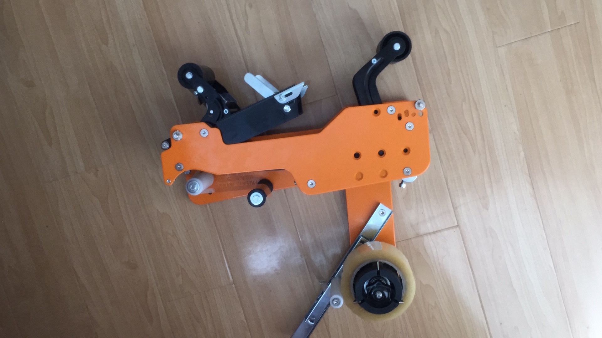 中国台湾皇承贴带器