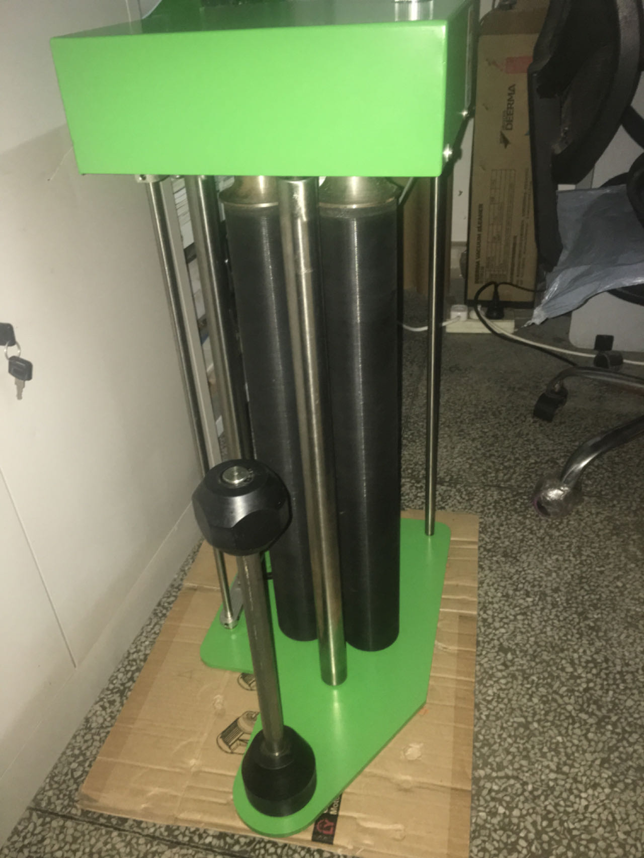 立柱升降式膜架-机械预拉伸膜架